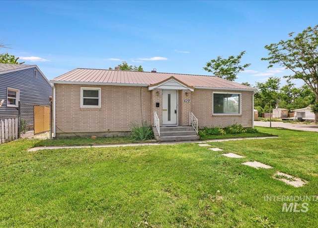 Property at 629 14th Ave N, Buhl, ID 83316, 3 beds, 2 baths