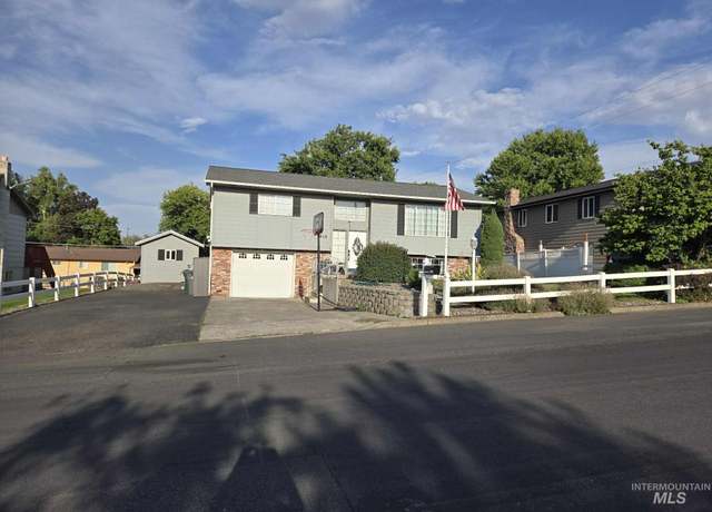 Property at 1915 Broadview Dr, Lewiston, ID 83501, 3 beds, 2 baths