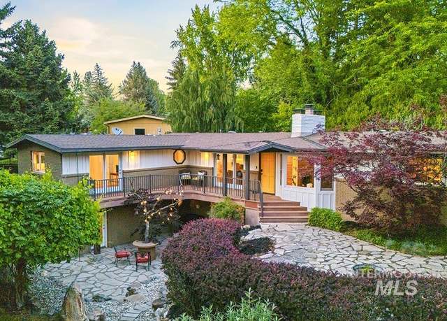 Property at 1218 W Highland View Dr, Boise, ID 83702, 4 beds, 3 baths