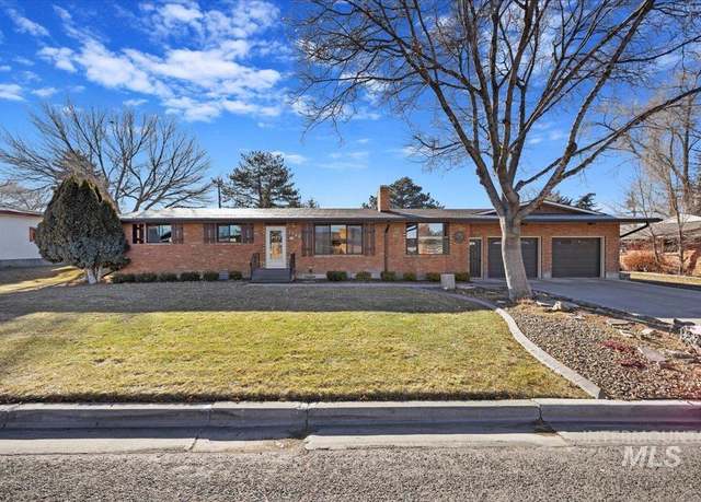 Property at 1766 S Dora Dr, Twin Falls, ID 83301, 5 beds, 3 baths