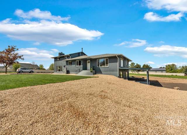 Property at 9501 W Burnett Dr, Boise, ID 83709-4017, 5 beds, 4 baths