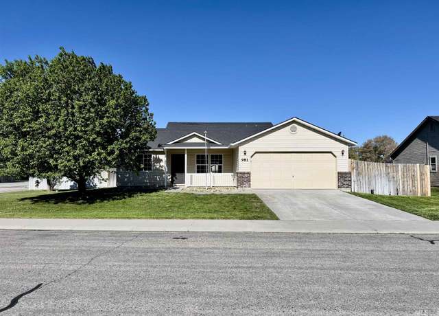 Property at 981 SW Independence, Mountain Home, ID 83647, 3 beds, 2 baths