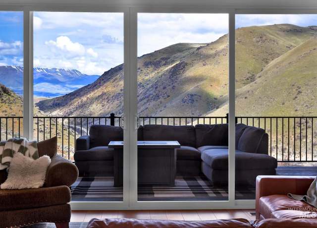Property at 44 Shoemaker Dr, Horseshoe Bend, ID 83629, 4 beds, 2.5 baths