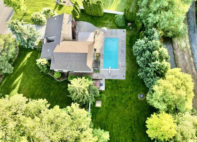 Property at 2908 E Leslie Dr, Meridian, ID 83642, 4 beds, 2.5 baths