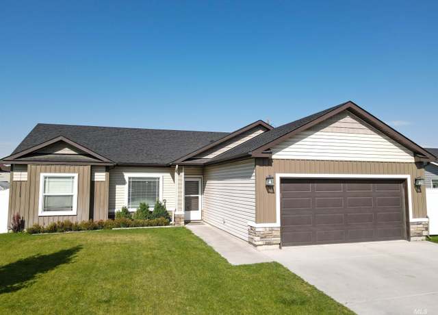 Property at 701 Emerald St, Rupert, ID 83350, 4 beds, 2 baths