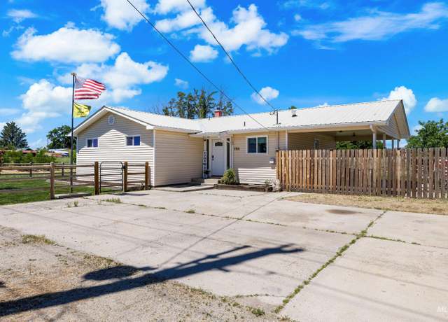 Property at 756 E Idaho Blvd, Emmett, ID 83617, 6 beds, 2 baths
