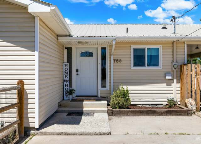 Property at 756 E Idaho Blvd, Emmett, ID 83617, 6 beds, 2 baths
