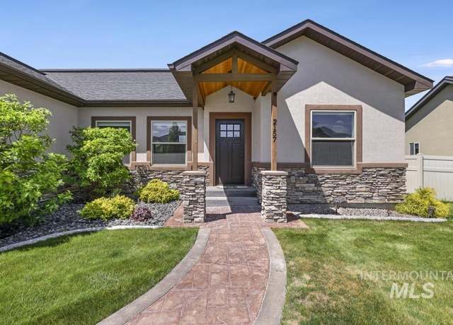 Property at 2157 Cayuse St, Twin Falls, ID 83301, 4 beds, 2 baths