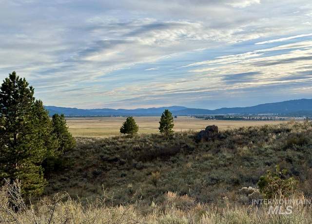 Property at 1 Euzkadi Pt, Cascade, ID 83611