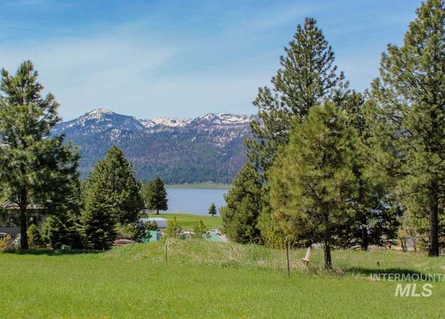 Property at 511 Lakeview Dr, Cascade, ID 83611