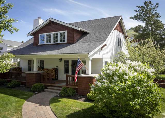 Property at 1430 N 2nd Ave, Hailey, ID 83333, 4 beds, 3.5 baths