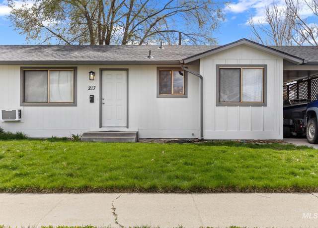 Property at 215 & 217 W 3rd St, Emmett, ID 83617, 4 beds, 2 baths