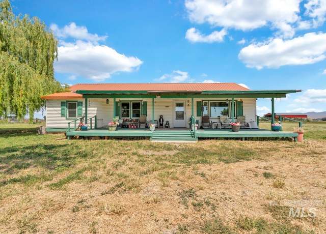 Property at 7630 Bill Burns Rd, Emmett, ID 83617, 3 beds, 2 baths