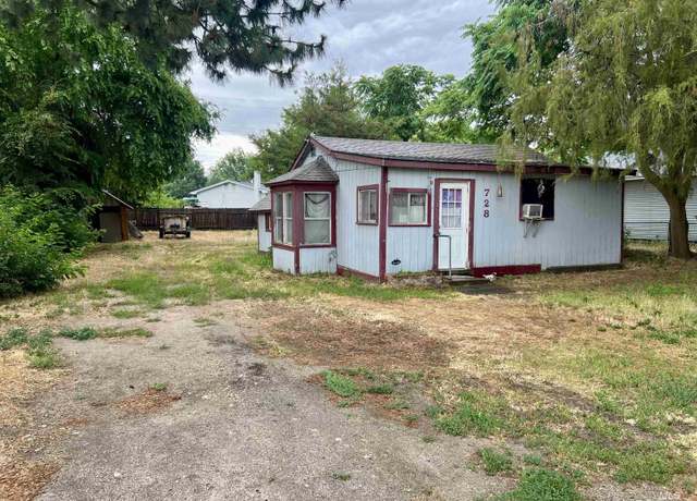 Property at 728 S Hayes Ave, Emmett, ID 83617, 2 beds, 1 bath
