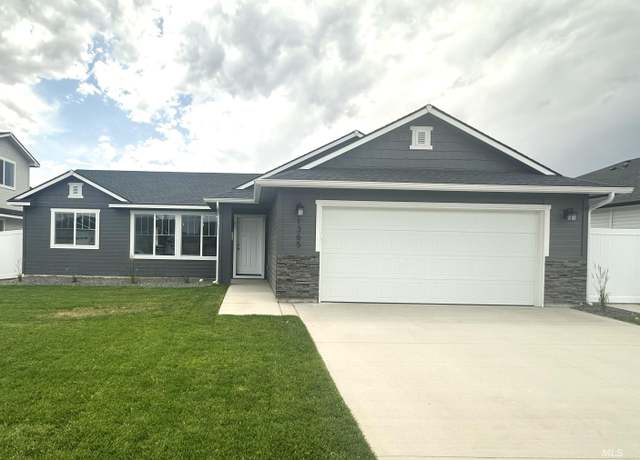 Property at 1365 Crescent St, Weiser, ID 83672, 4 beds, 2 baths