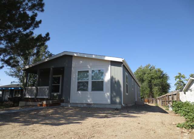 Property at 207 E Freeport St, Caldwell, ID 83605, 3 beds, 2 baths