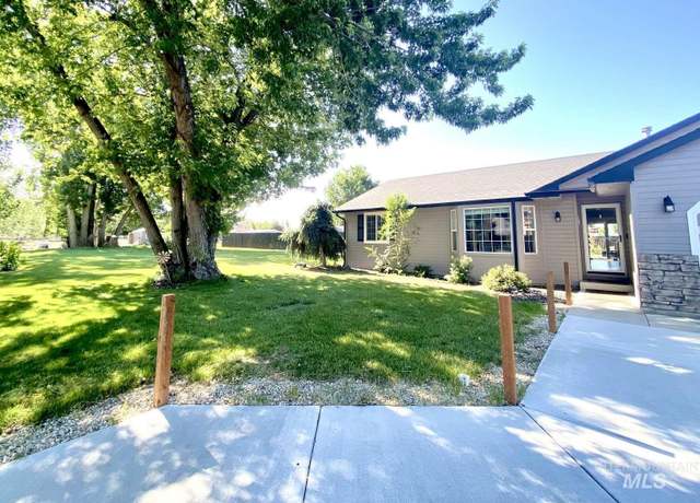 Property at 9271 Charles Way, Middleton, ID 83644, 3 beds, 2 baths