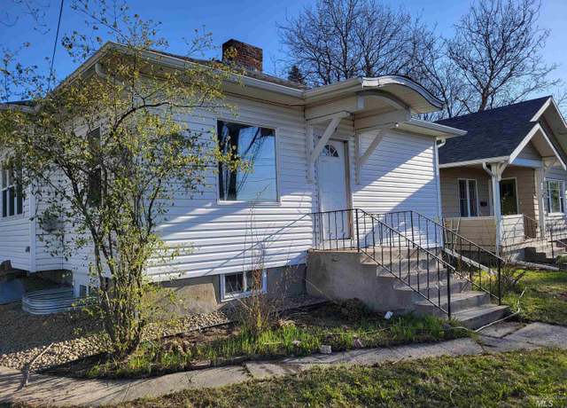 Property at 724 W A St, Moscow, ID 83843, 2 beds, 3 baths