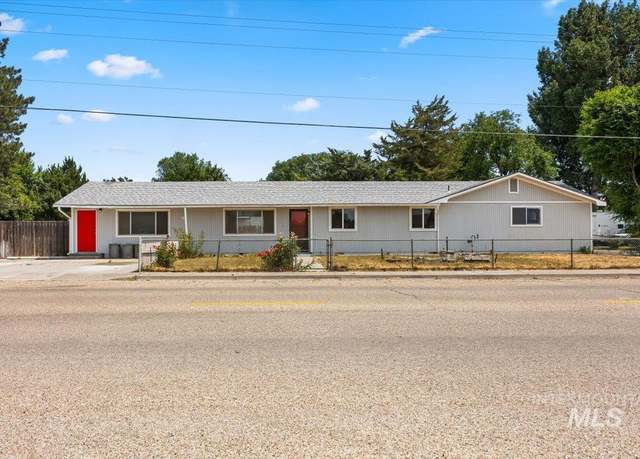 Property at 435 N Haskett St, Mountain Home, ID 83647, 4 beds, 3 baths