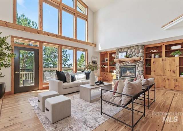 Property at 6455 Schmidt Ln, Star, ID 83669, 6 beds, 4 baths