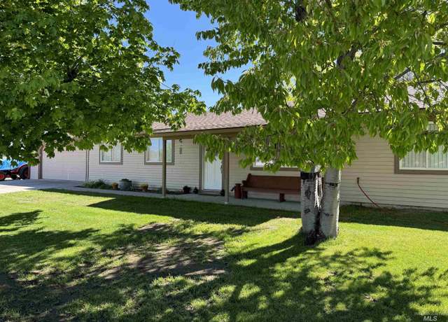 Property at 379 S 2nd Ave, Hagerman, ID 83332-0000, 4 beds, 2 baths