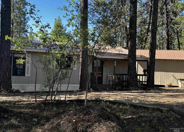 Property at 41 Valley View Heights Dr, Garden Valley, ID 83622, 3 beds, 2 baths