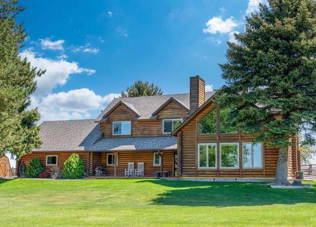 Property at 2620 Pole Line Rd E, Twin Falls, ID 83301, 3 beds, 2 baths