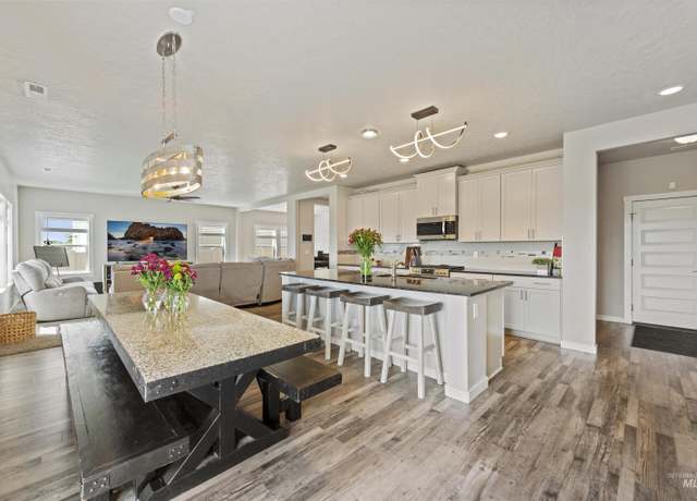 Property at 15828 N Freestone Way, Nampa, ID 83651, 4 beds, 3 baths