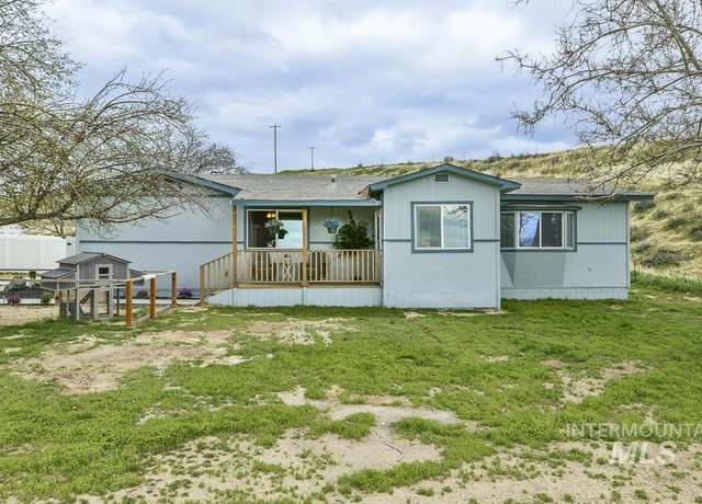 Property at 16758 Deer Flat Rd, Caldwell, ID 83607, 2 beds, 2 baths