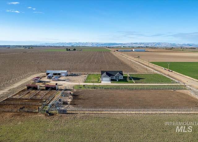 Property at 22924 Fargo Rd, Parma, ID 83660, 3 beds, 2.5 baths