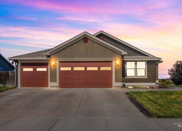 Property at 1285 SW Rolling Hills Ave, Mountain Home, ID 83647, 3 beds, 2 baths