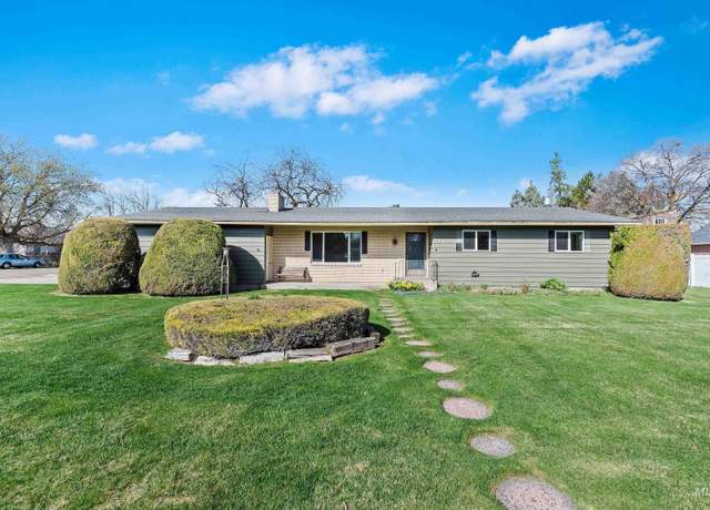 Property at 413 N Midland Blvd, Nampa, ID 83651, 3 beds, 2.5 baths