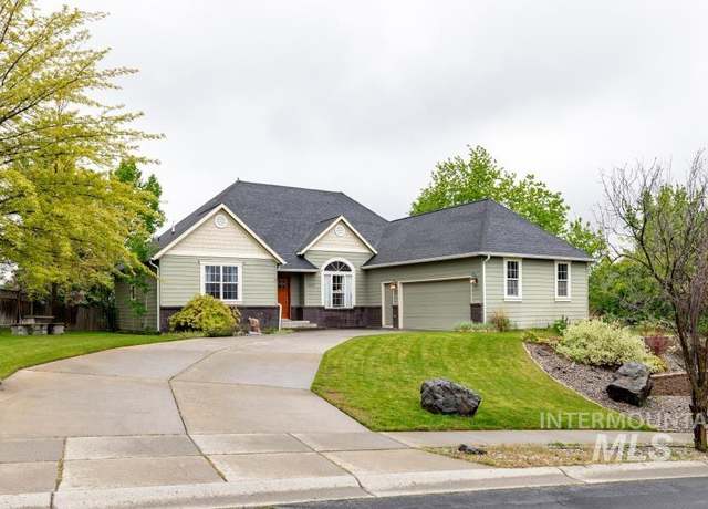 Property at 1875 Rolling Hills Dr, Moscow, ID 83843, 5 beds, 3.5 baths