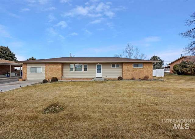 Property at 251 Clinton Dr, Twin Falls, ID 83301, 4 beds, 2 baths