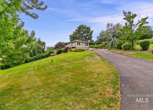 Property at 2125 W Aspen Cove Dr, Meridian, ID 83642, 4 beds, 3 baths