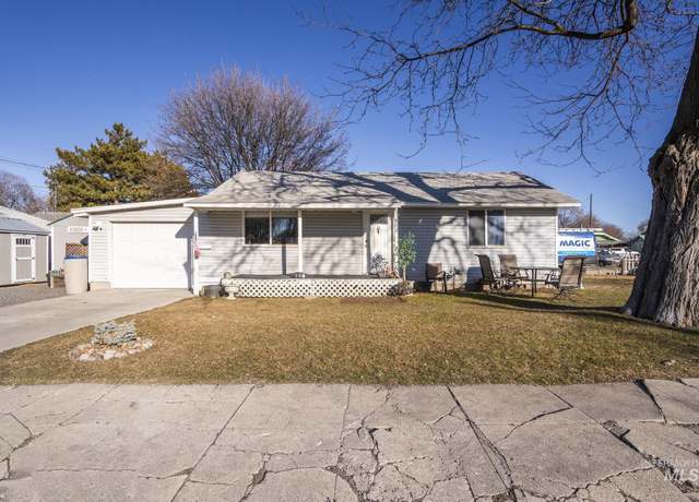 Property at 912 Elm St, Twin Falls, ID 83301-5470, 3 beds, 1 bath
