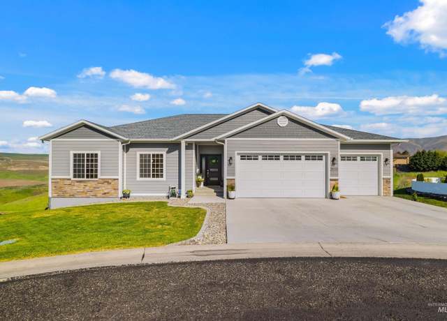 Property at 2510 Westridge Ct, Clarkston, WA 99403, 4 beds, 3 baths