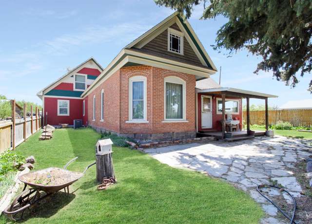 Property at 320 S Wilson Ave, Oakley, ID 83346, 2 beds, 2 baths