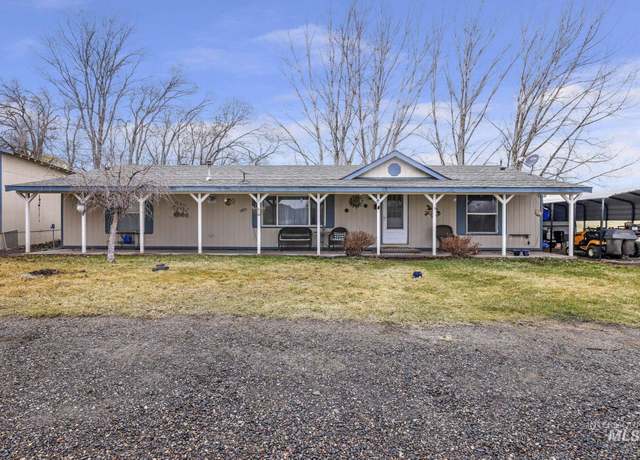 Property at 4331 N 1200 E, Buhl, ID 83316, 4 beds, 2 baths
