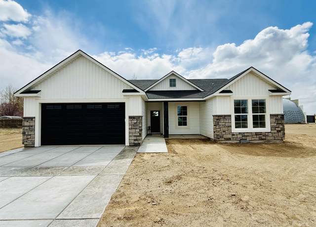 Property at 1221 Copper Dr, Rupert, ID 83350, 3 beds, 2 baths