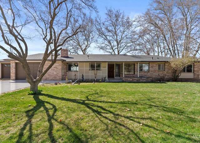 Property at 1323 Rim View Dr, Caldwell, ID 83605, 3 beds, 2 baths