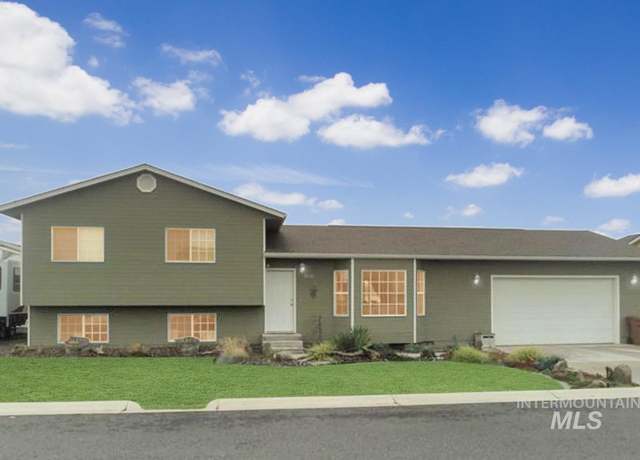 Property at 1830 Birch Dr, Lewiston, ID 83501, 4 beds, 3 baths