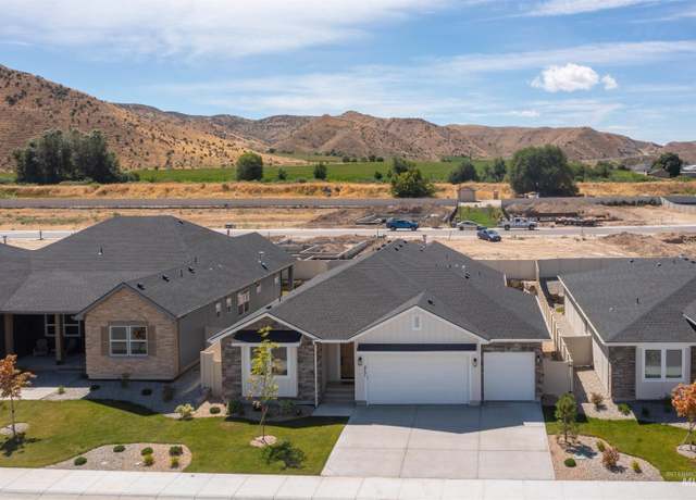Property at 2731 Soulen Dr, Emmett, ID 83617, 3 beds, 2 baths