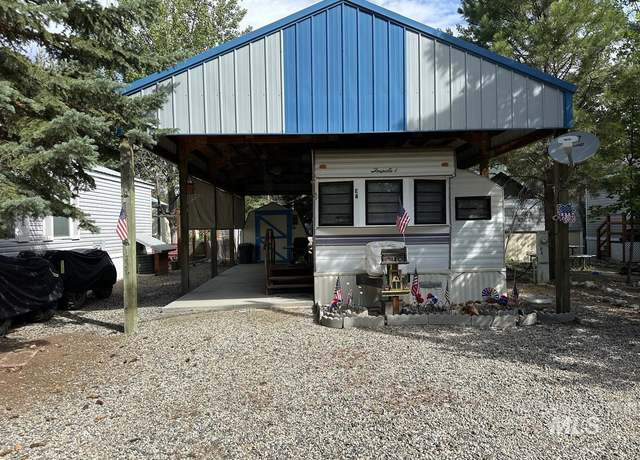 Property at 8 E Street, Cascade, ID 83611, 1 bed, 1 bath