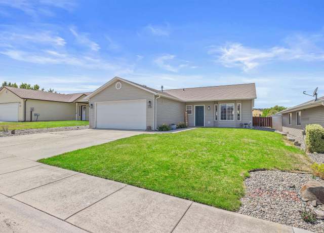 Property at 1135 Liberty Cir, Clarkston, WA 99403, 3 beds, 2 baths