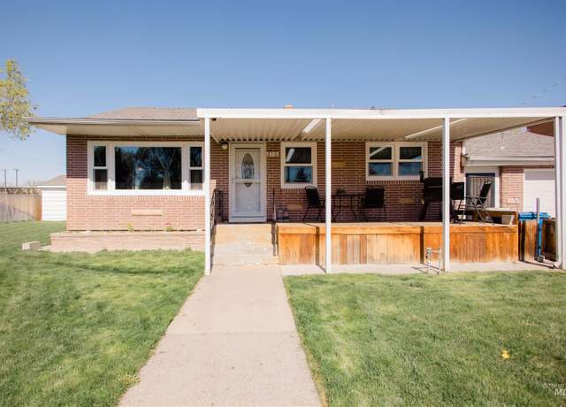 Property at 210 N 3rd W, Mountain Home, ID 83647, 4 beds, 2 baths