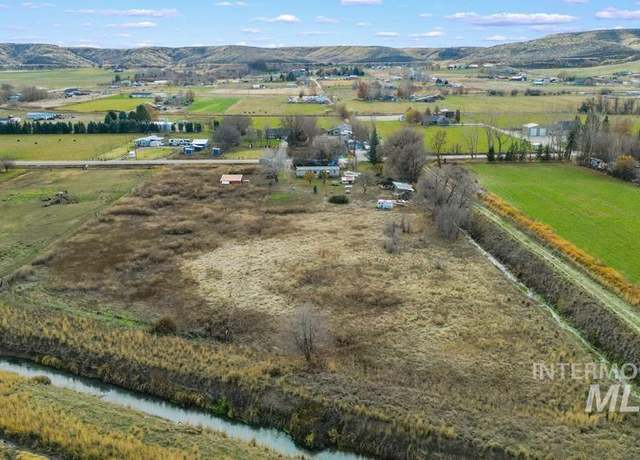 Property at 9350 Dewey Rd, Emmett, ID 83617, 3 beds, 2 baths