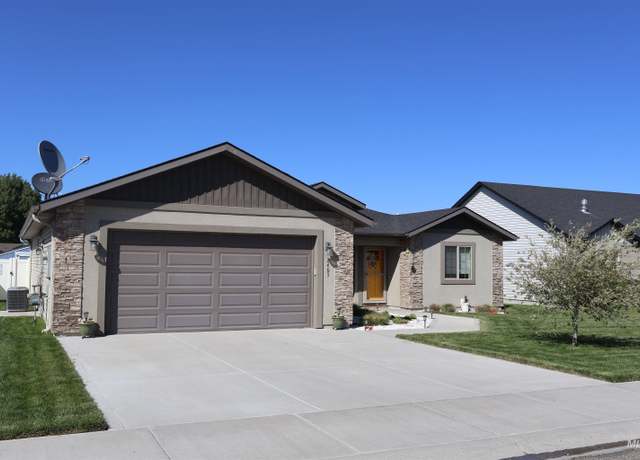 Property at 2403 Yellowstone Trl, Burley, ID 83318, 3 beds, 2 baths