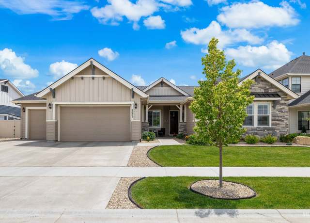 Property at 5657 W Webster Dr, Meridian, ID 83646, 3 beds, 2.5 baths