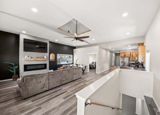 Property at 603 26th St, Lewiston, ID 83501, 4 beds, 3 baths